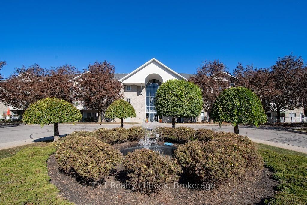Photo de la propriété: 1099 Clonsilla Avenue 202 C ON K9J 8L8