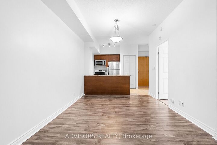 Property Photo:  11 Christie Street 209  ON M6G 3B1 