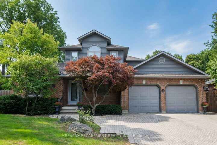 Photo de la propriété: 715 Bateman Court ON L7T 4K5