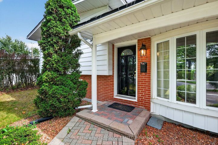 Property Photo:  2337 Samuel Drive  ON K1G 3C3 