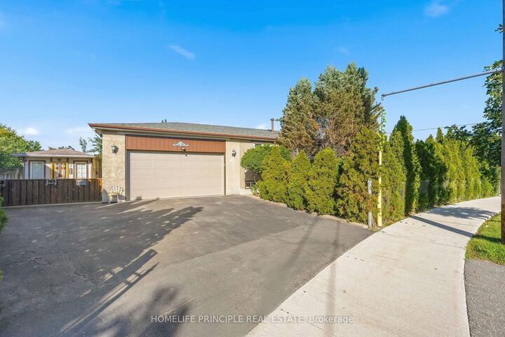 Property Photo:  7 Checkers Court  ON M3N 1P9 