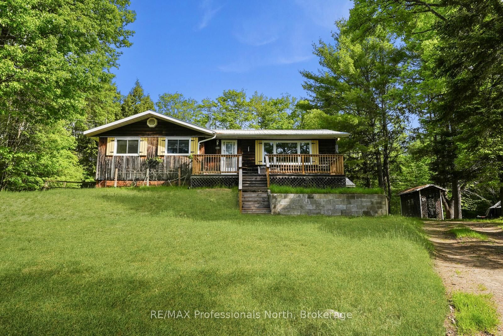 Property Photo:  171 Sunnyside Street  ON K0M 1S0 