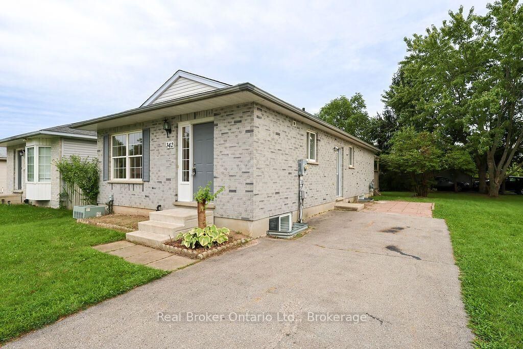 Property Photo:  342 Fleming Drive  ON N5V 4Y6 