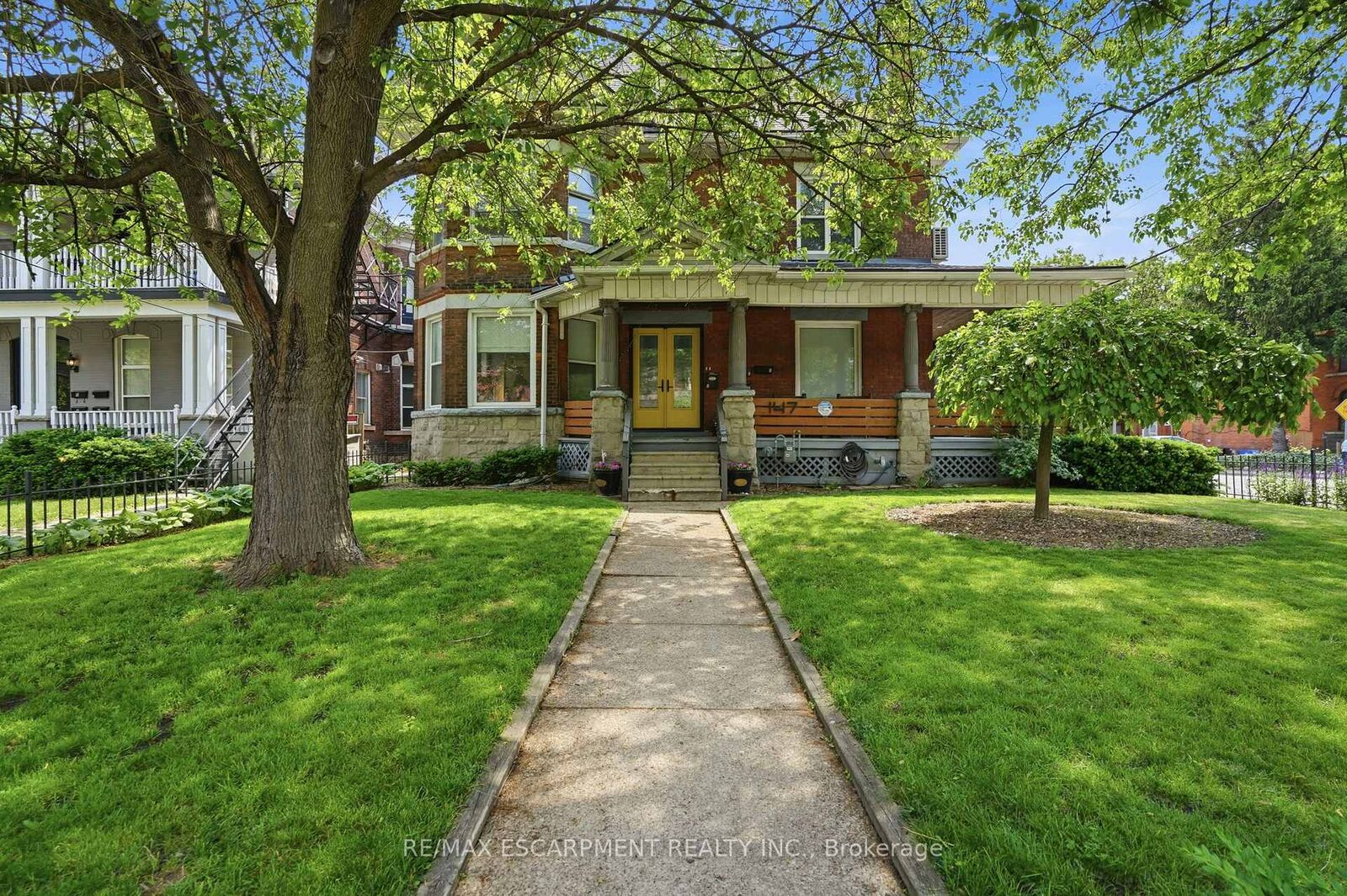 Property Photo: 147 Emerald Street S ON L8N 2V4