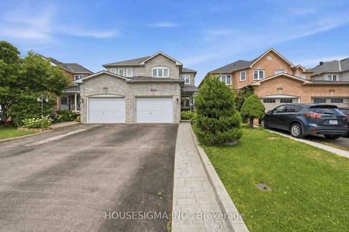 Photo de la propriété: 902 Applecroft Circle ON L5V 2A7