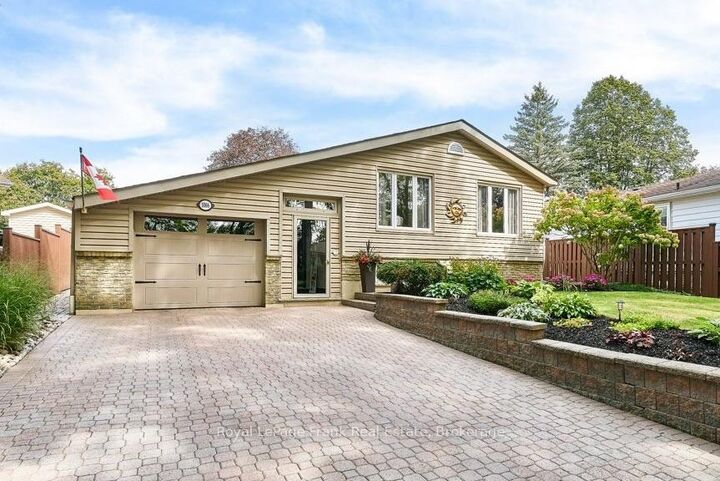 Photo de la propriété:  1006 Cardinal Court  ON L1G 6Y4 