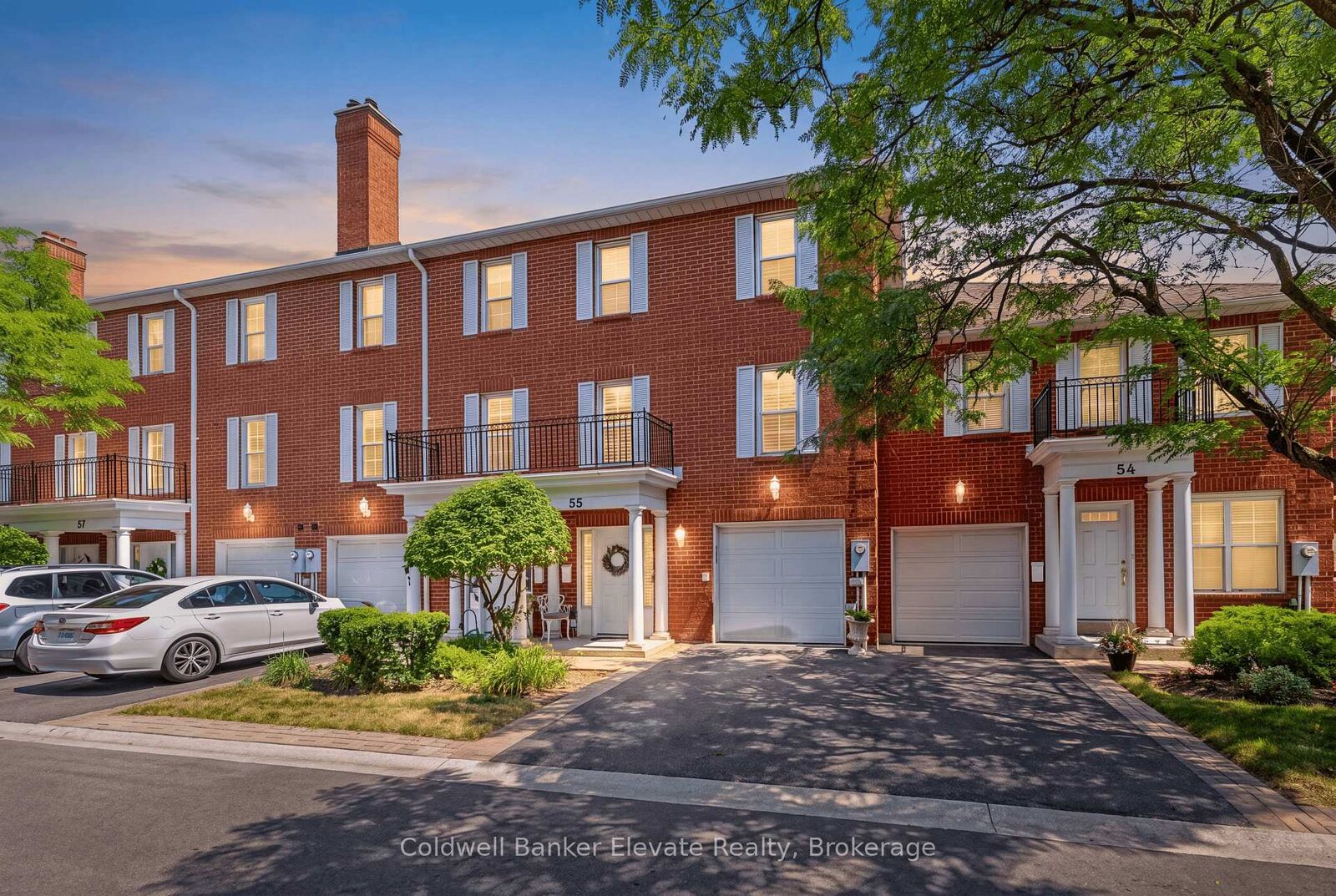 Property Photo:  55 Stornwood Court  ON L6W 4J1 