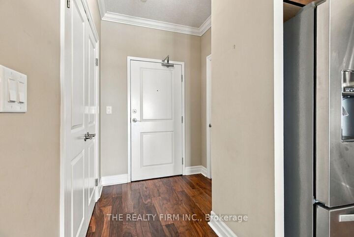 Property Photo: 240 Villagewalk Boulevard 1002 ON N6G 0P6