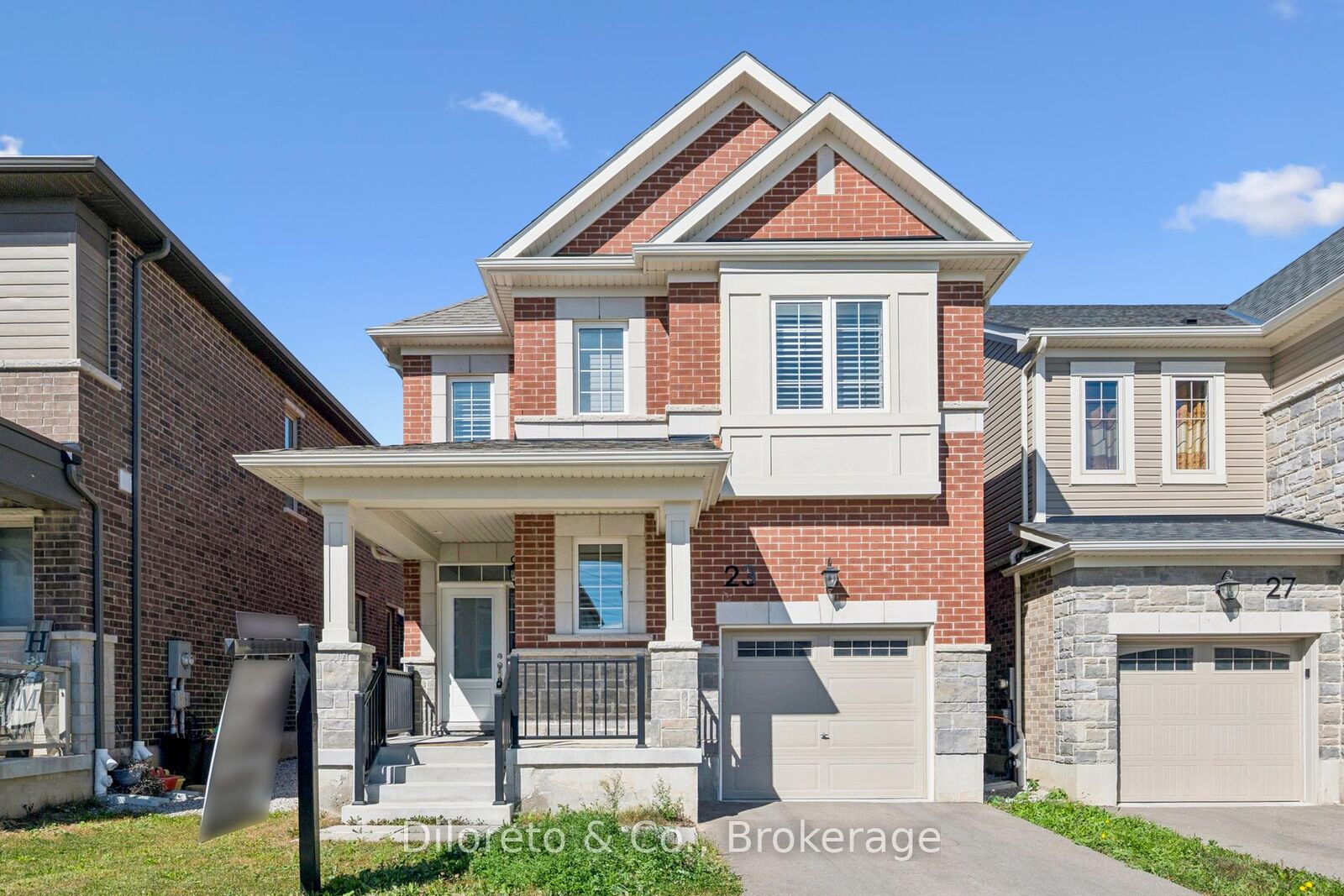 Photo de la propriété: 23 Saxony Street ON N2R 0S3