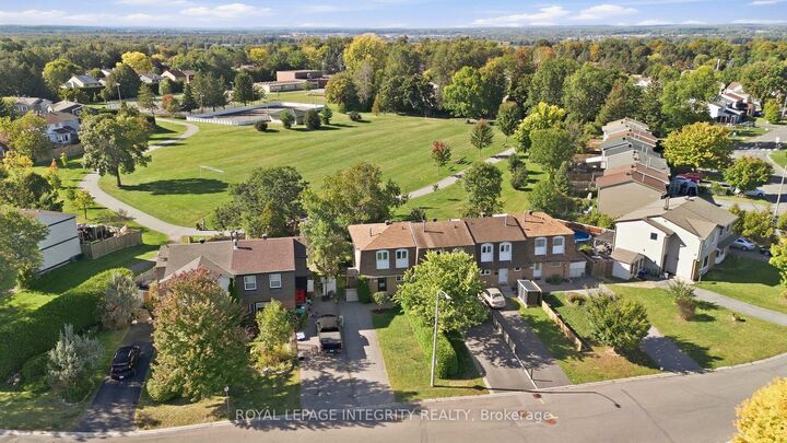 Photo de la propriété:  909 Lawnsberry Drive  ON K1E 1Y2 