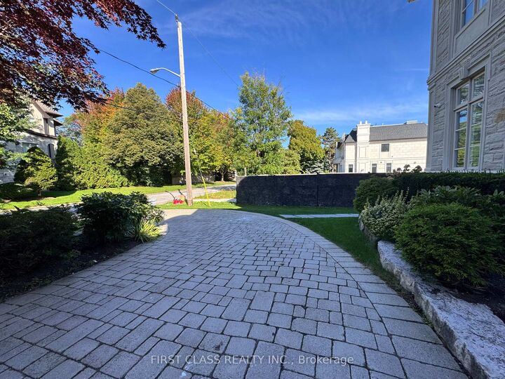 Property Photo:  25 Dempsey Crescent  ON M2L 1Y4 