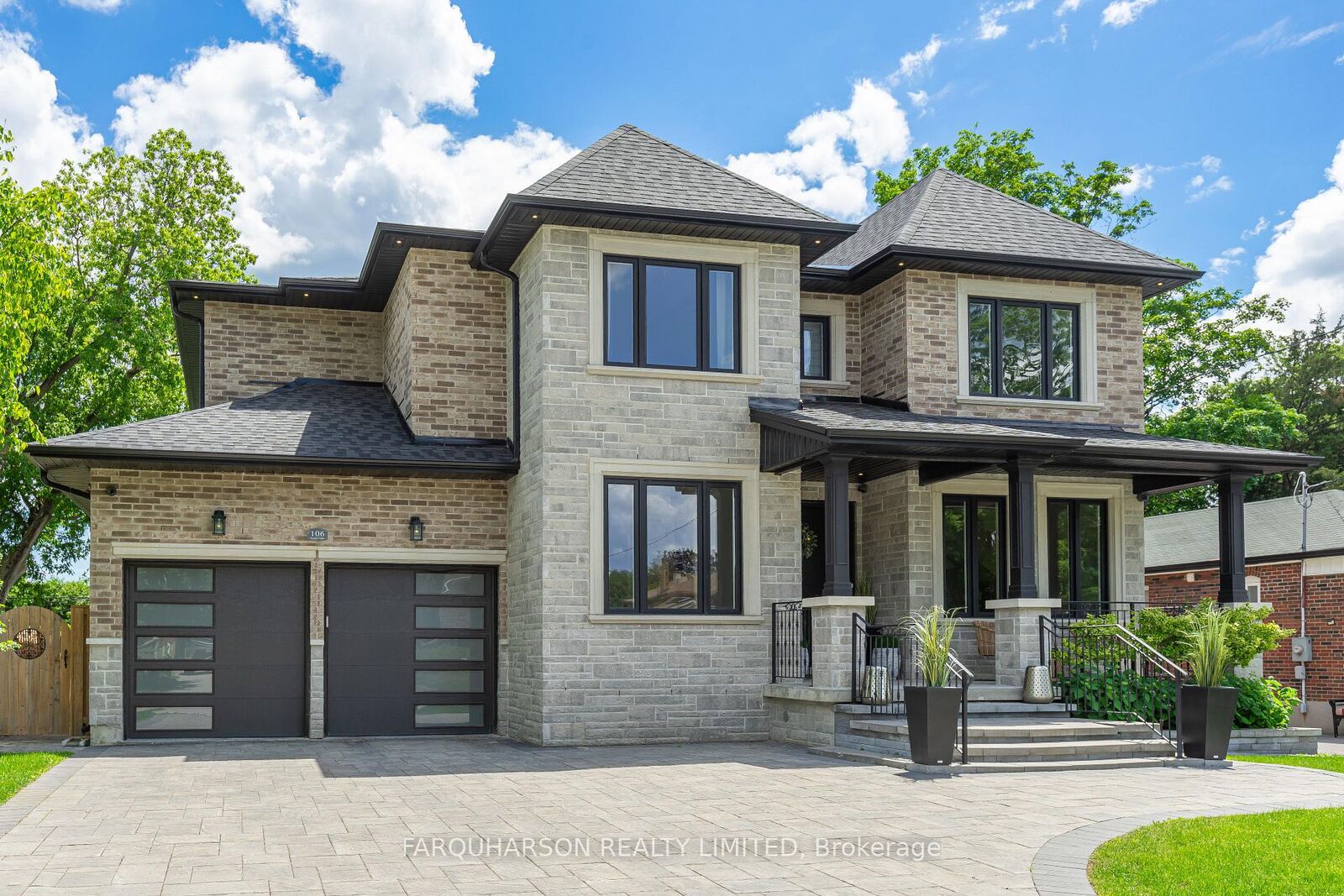Photo de la propriété: 106 Maytree Avenue ON L4A 1G2