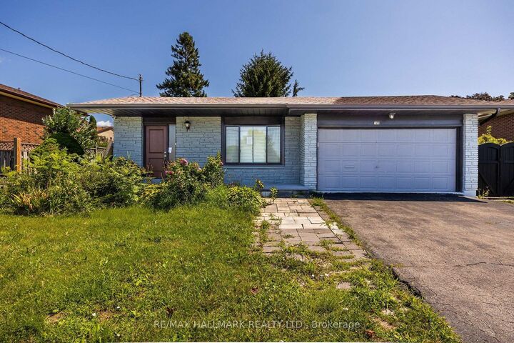 Photo de la propriété: 109 Thickson Road S ON L1N 2C7