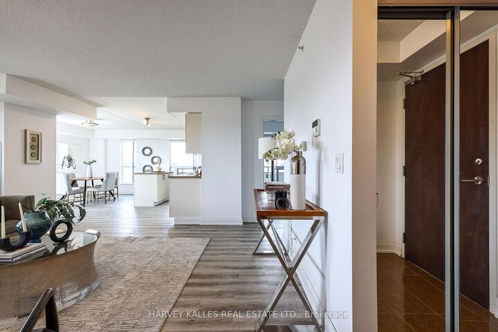 Property Photo: 75 Norman Bethune Avenue 317 ON L4B 0B6