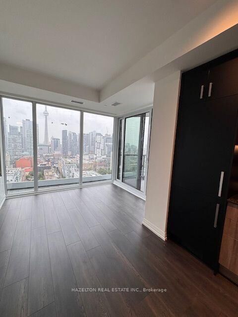 Property Photo:  280 Dundas Street W 2710  ON M5T 1G2 