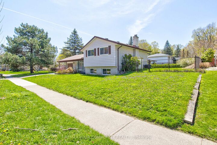 Property Photo:  557 Glen Manor Boulevard  ON N2L 4T7 