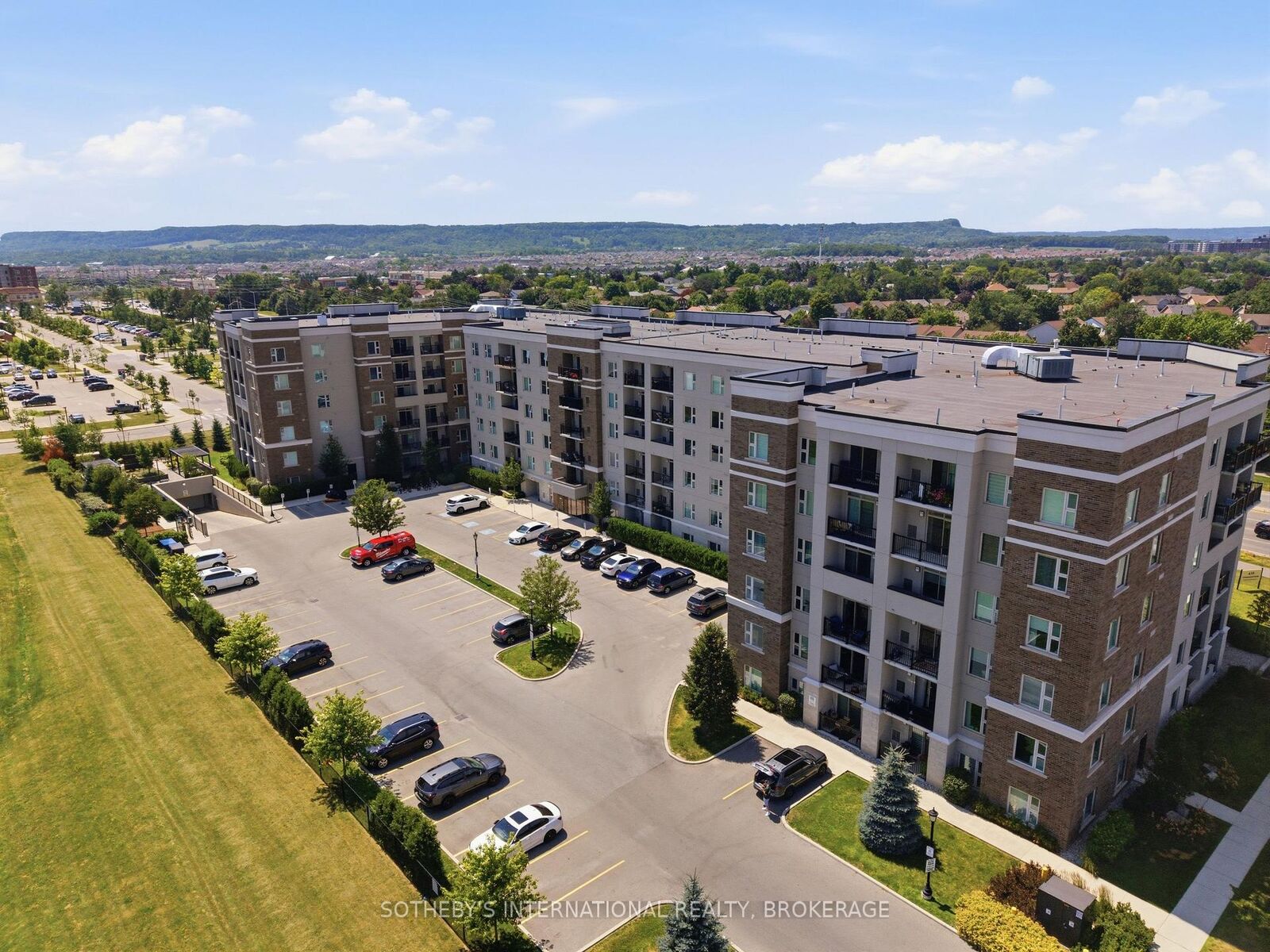 Property Photo:  610 Farmstead Drive 126  ON L9T 8X5 