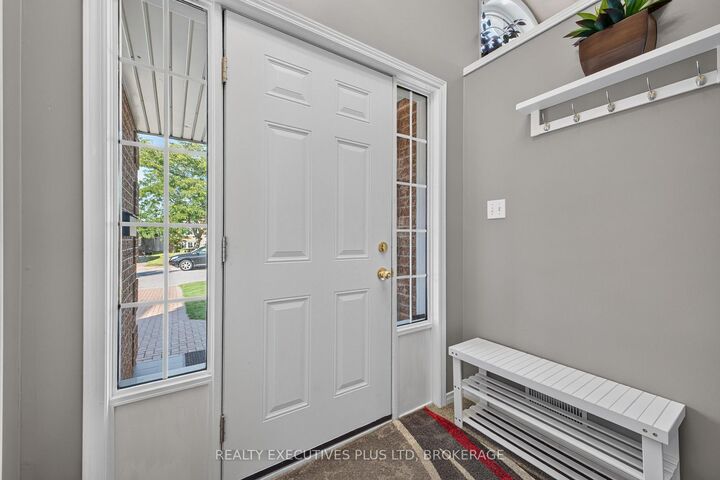 Property Photo:  7802 Sabine Drive  ON L2H 3E4 