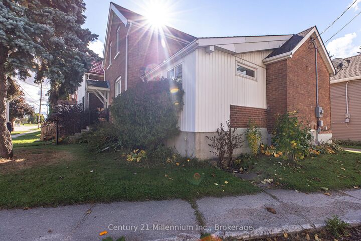 Property Photo:  1282 1st Avenue W  ON N4K 4L1 