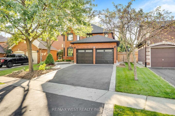 Property Photo: 1136 Goodson Crescent ON L6H 4A4