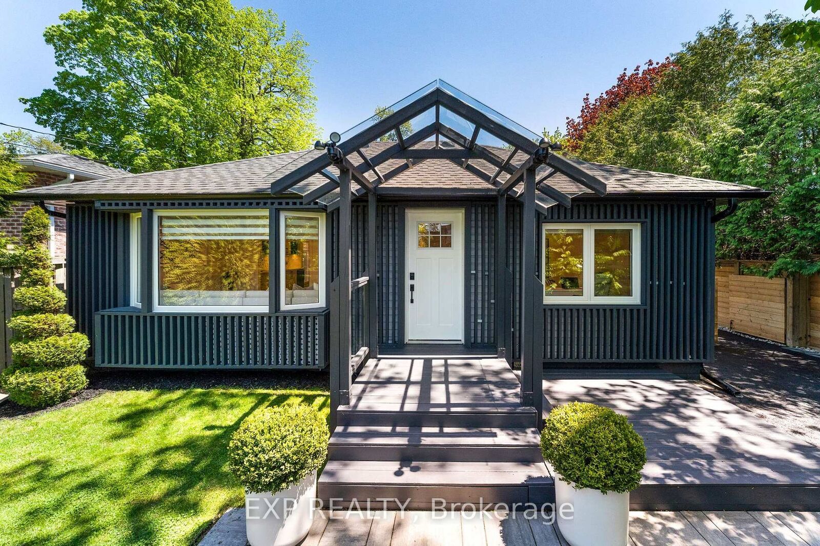 Property Photo:  32 Farley Circle  ON L0E 1S0 