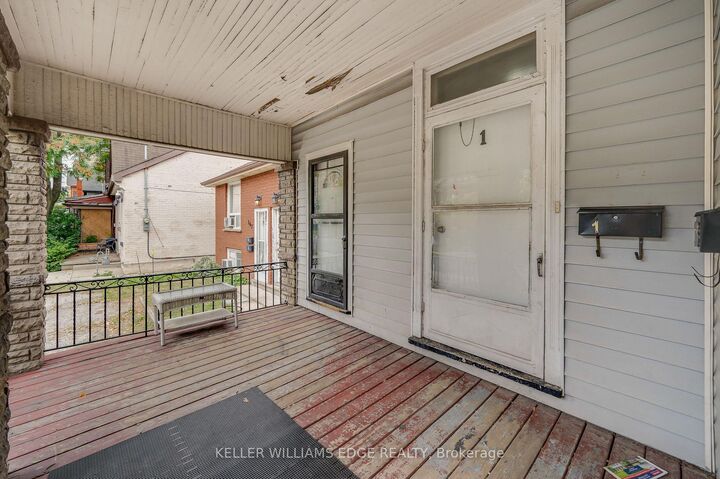 Property Photo:  211 Wentworth Street N  ON L8L 5V6 
