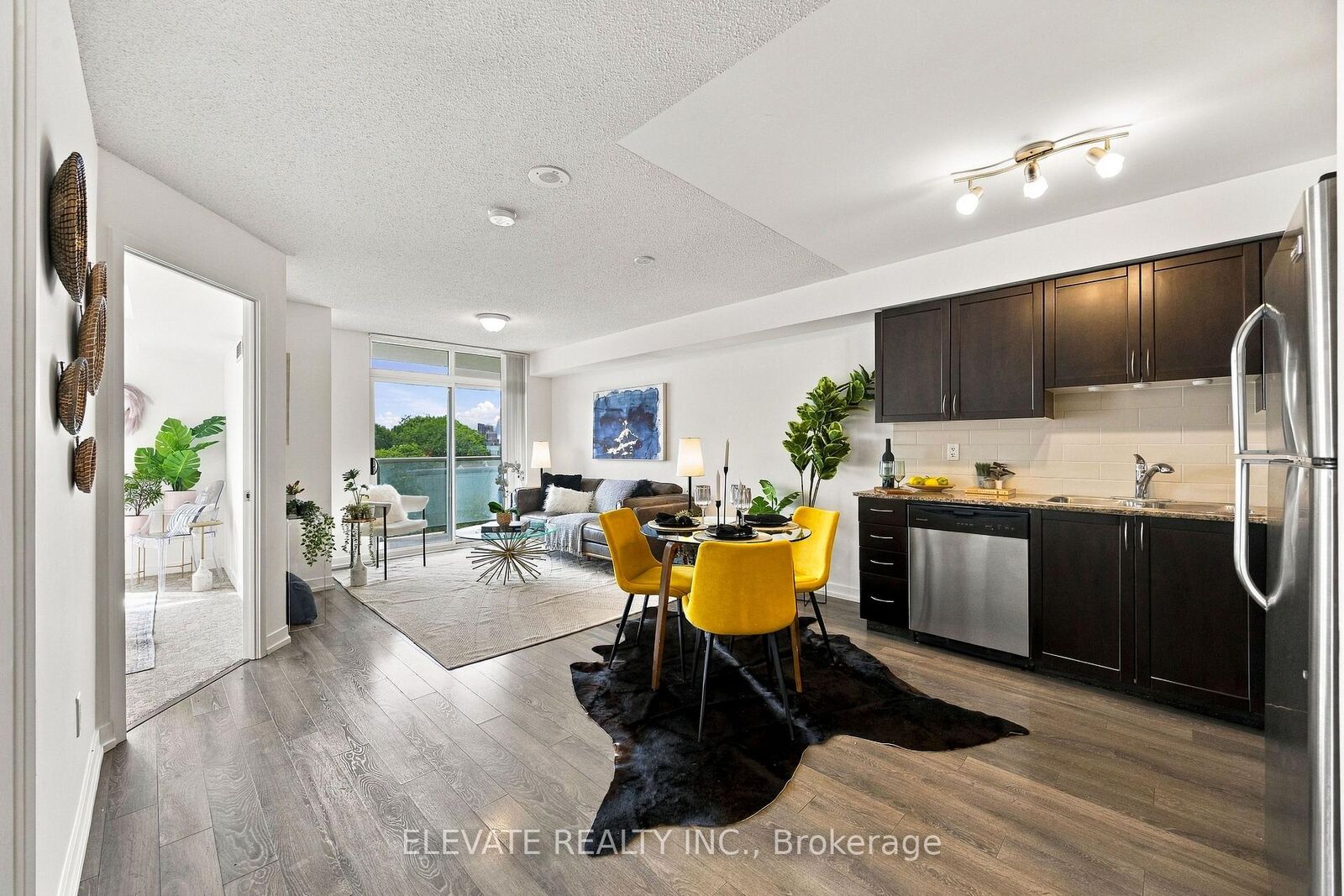 Property Photo:  812 Lansdowne Avenue 408  ON M6H 4K5 