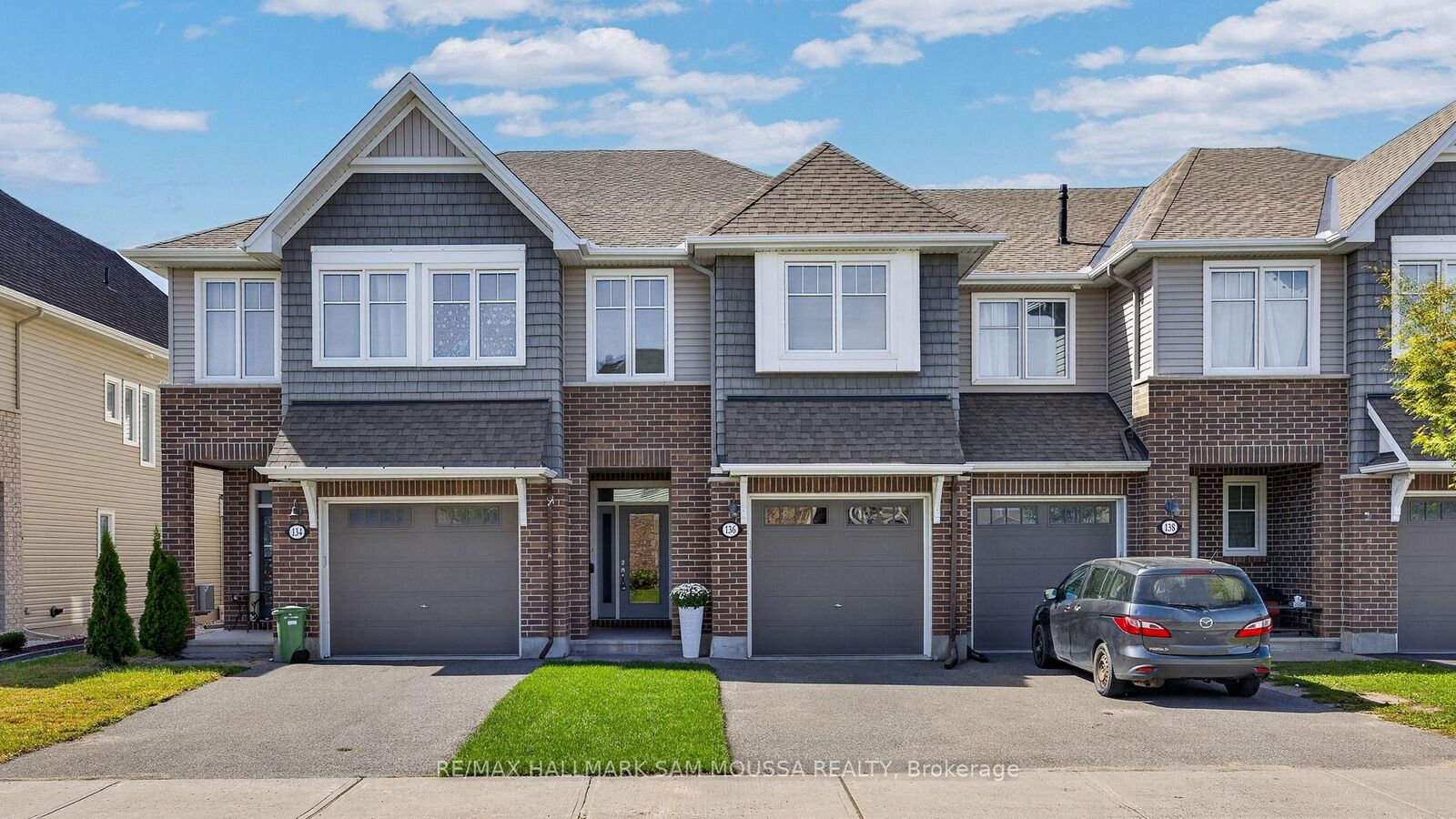 Property Photo:  136 Lavatera Street  ON K1T 0R8 
