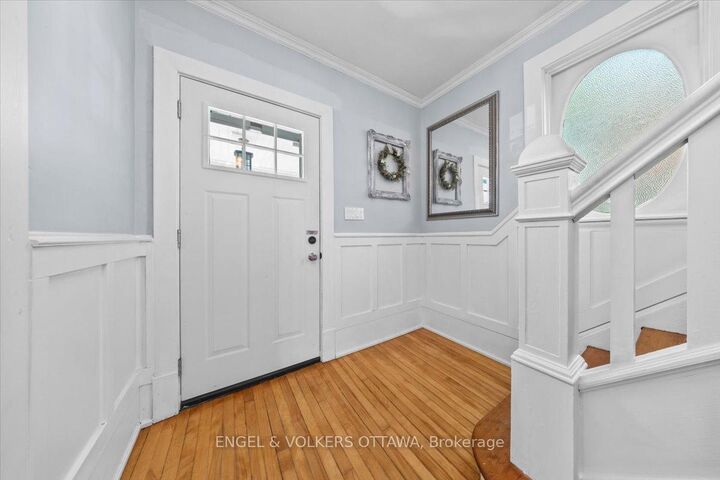 Property Photo:  57 King Street  ON L9H 1T5 
