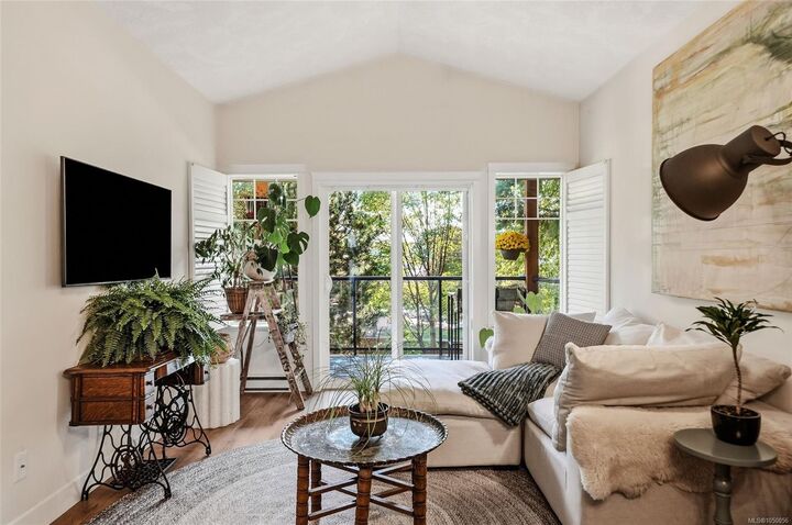 Property Photo:  930 Braidwood Rd #213  BC V9N 3R9 