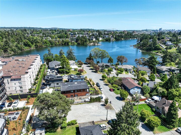 Property Photo:  914 McNaughton Ave  BC V9A 4H1 