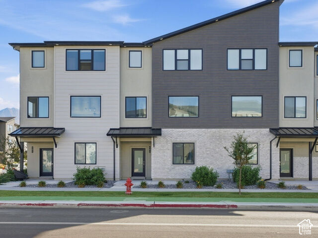 Property Photo: 483 S 900 W UT 84003