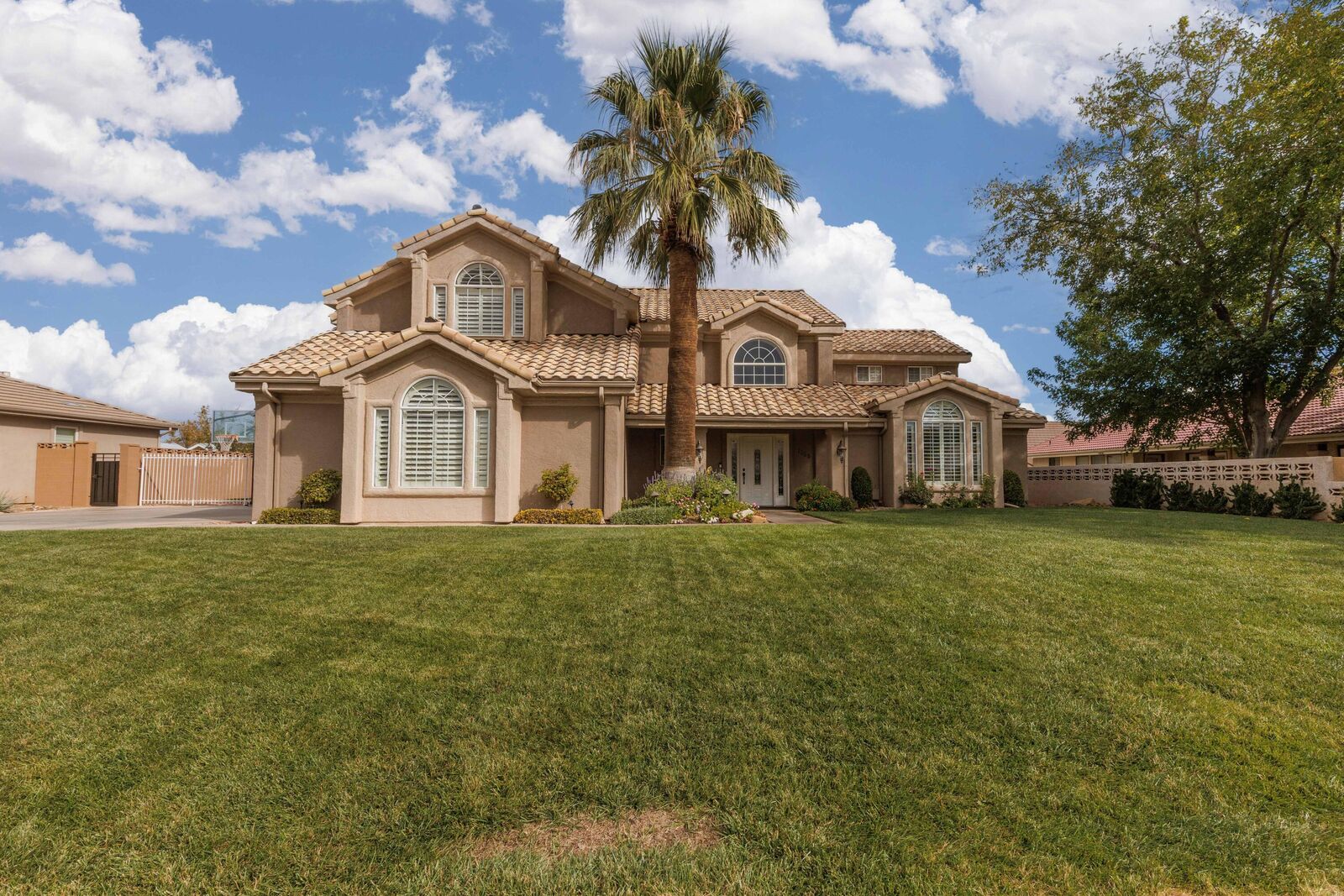 Property Photo:  1355 E Saint James Ln  UT 84790 