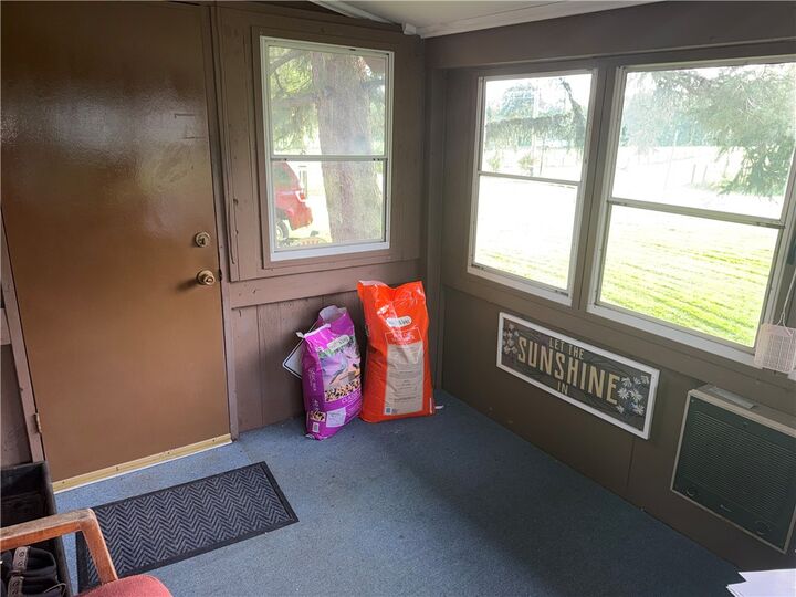 Property Photo:  216 Lakeview Cir  PA 16059 
