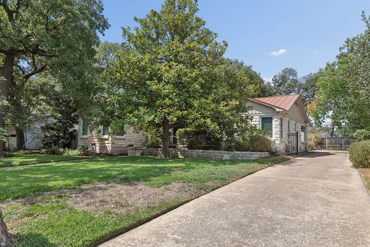 Property Photo:  4204 Wildwood Road  TX 78722 