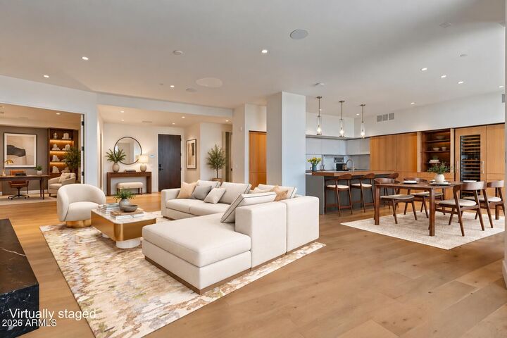 Property Photo:  5000 N Camelback Ridge Drive 208  AZ 85251 
