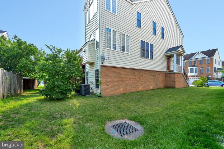 Property Photo: 42704 Sandman Terrace VA 20152