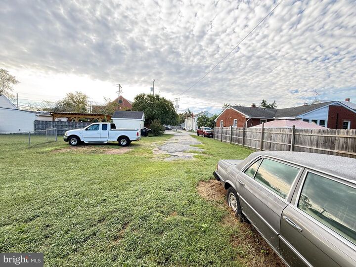 Property Photo: 607 Stuart Street VA 22401
