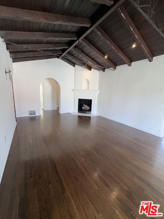 Property Photo:  8210 Willoughby Ave  CA 90046 