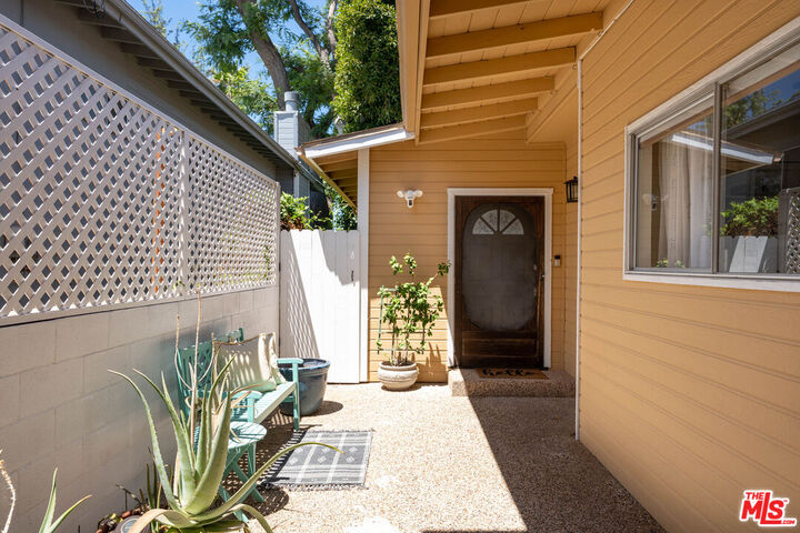 Property Photo: 4535 San Blas Ave CA 91364