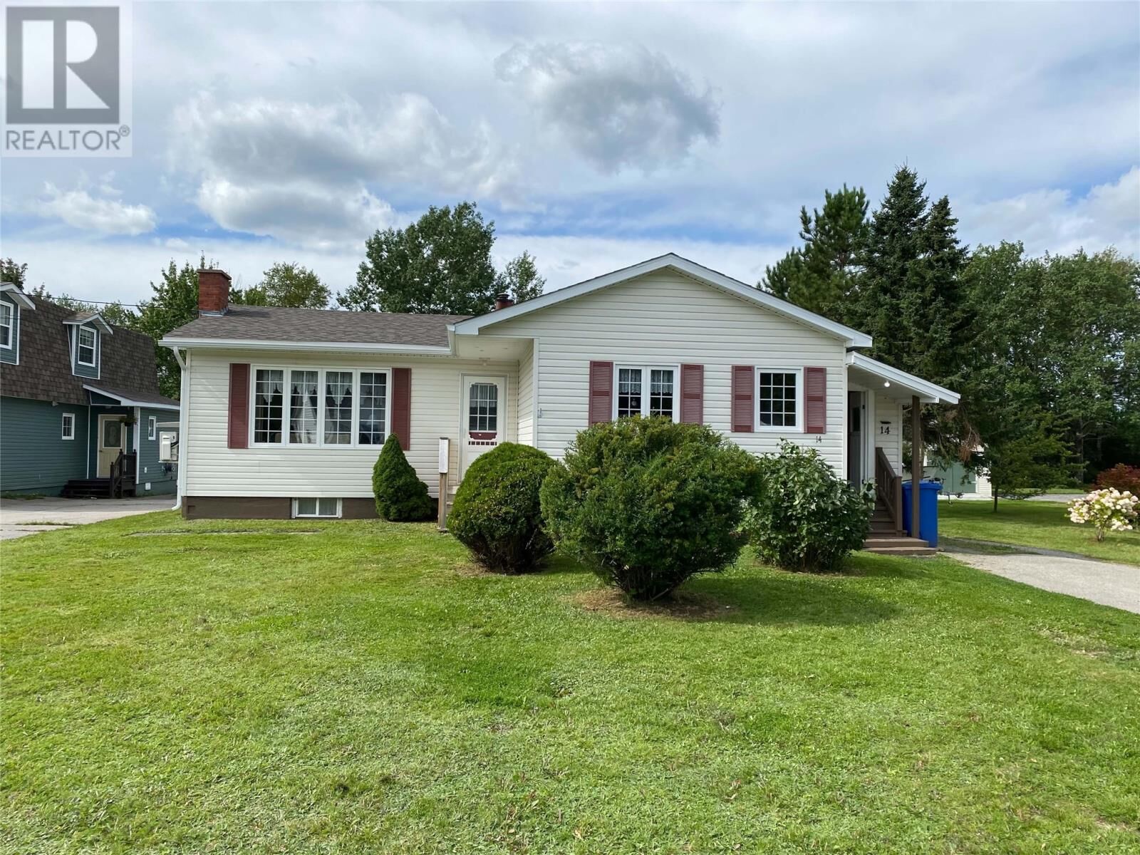 Property Photo:  14 Hillview Heights  NL A0G 2L0 