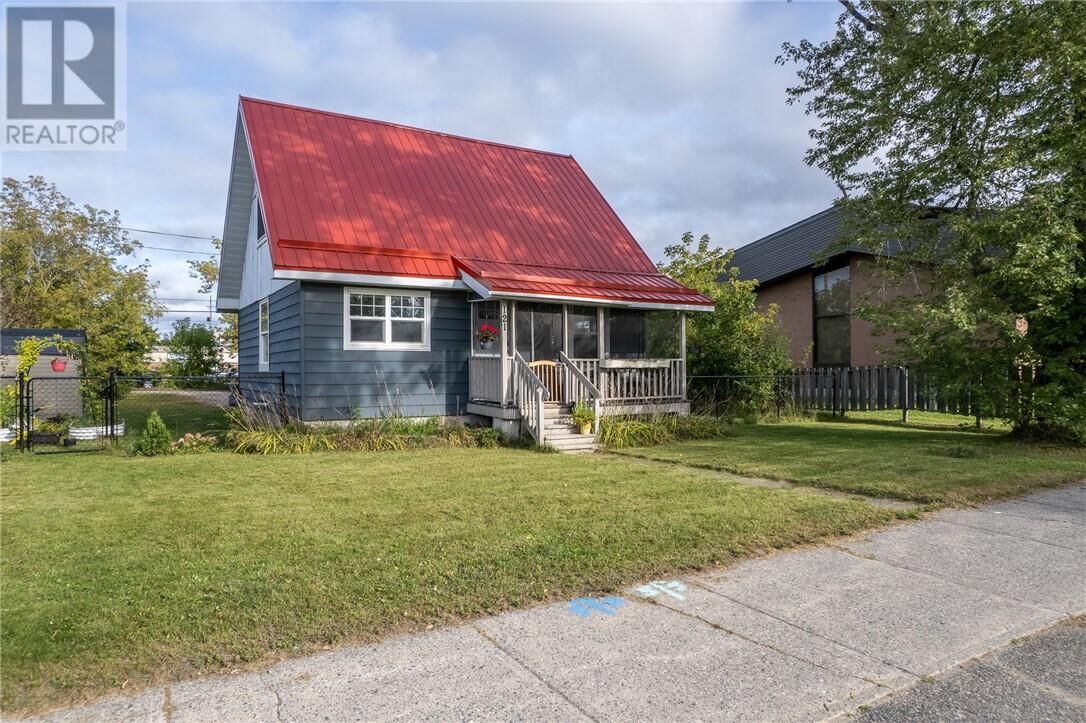 Property Photo:  121 Mead Boulevard  ON P5E 1S5 