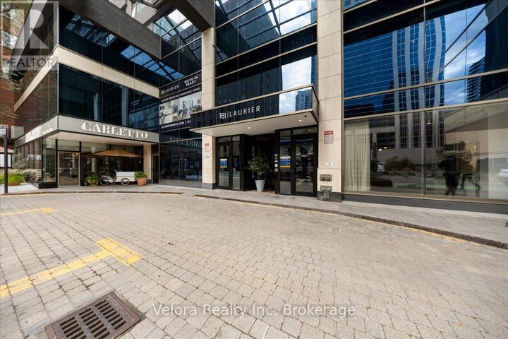 Property Photo:  161 Laurier Avenue West 606  ON K1P 5J2 