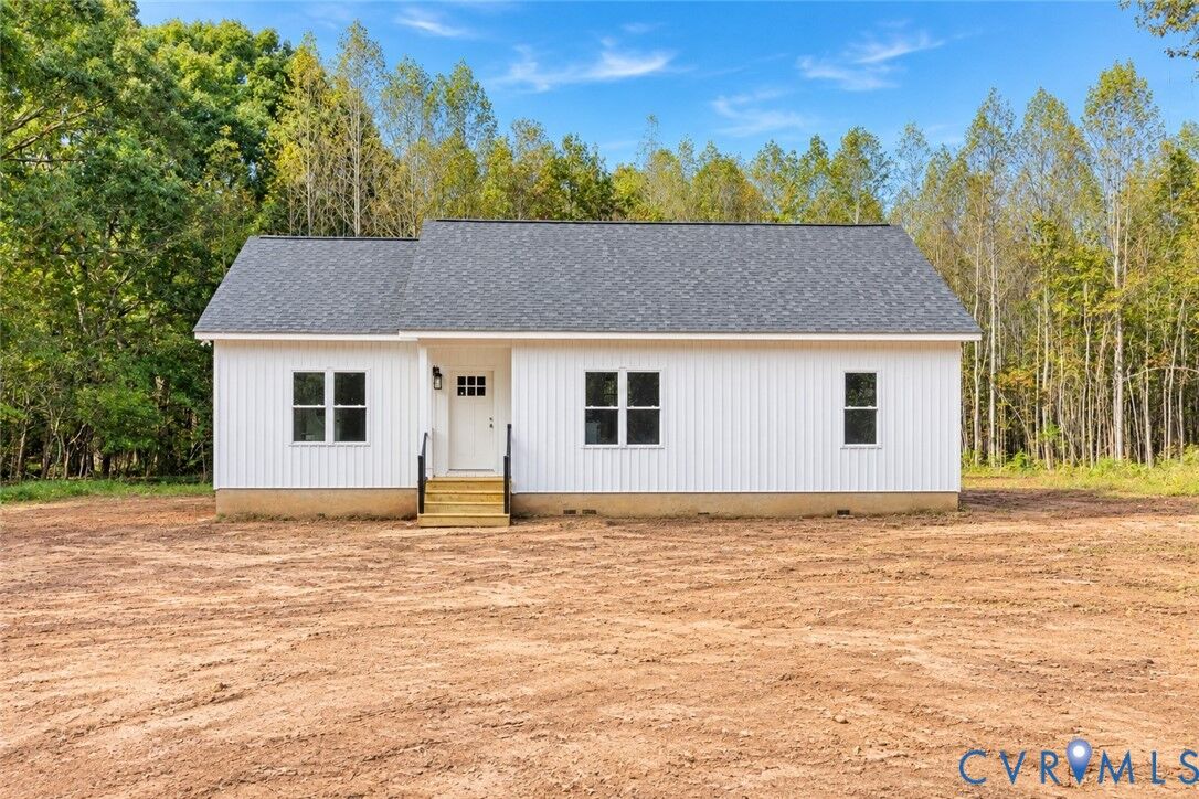 Property Photo: 2243 Cumberland Road VA 23901