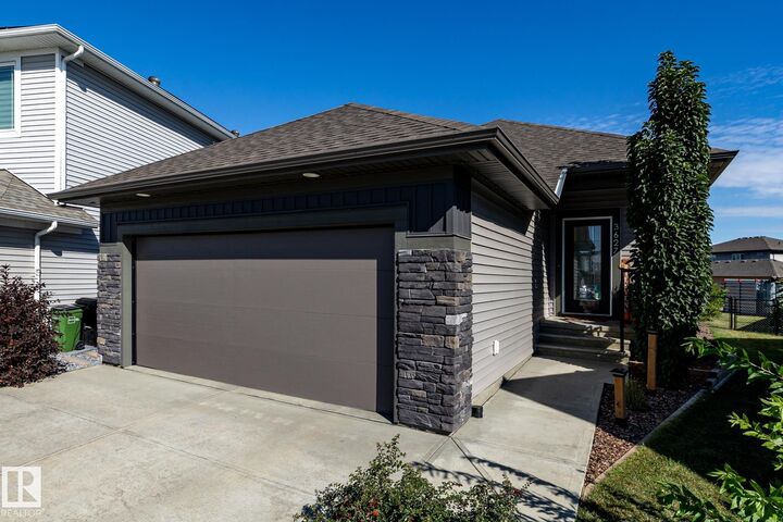 Property Photo:  3627 6 Street NW  AB T6T 2L5 
