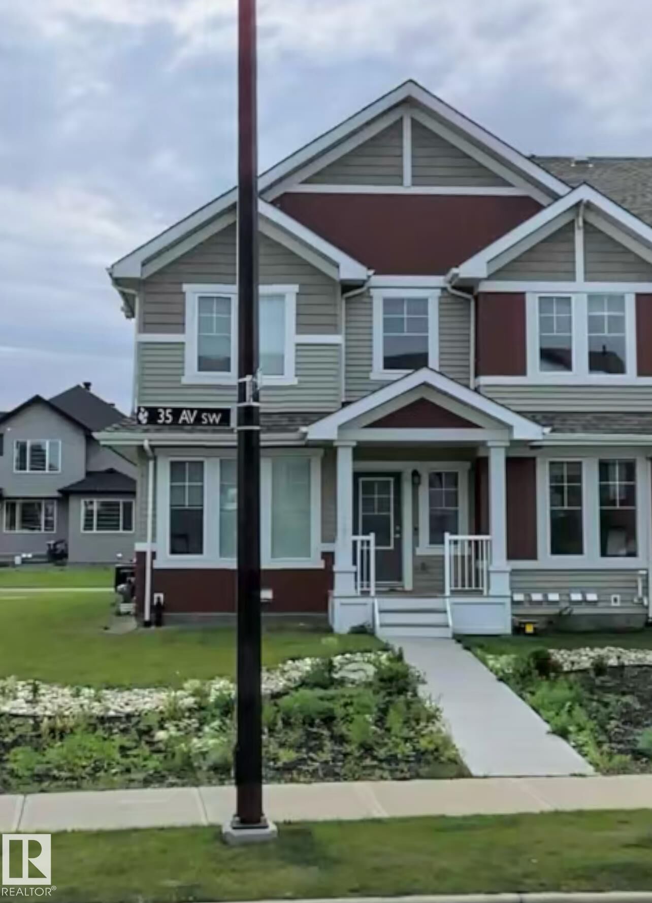 Property Photo:  11915 35 Avenue SW  AB T6W 4N3 