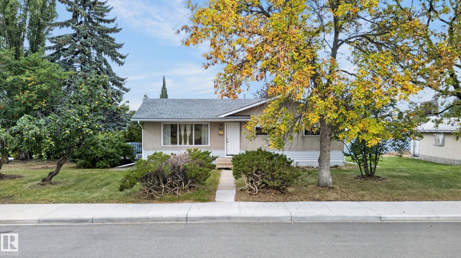 Property Photo:  10508 60A Avenue NW  AB T6H 1K2 