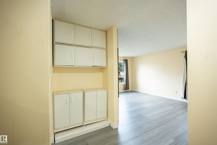 Property Photo:  1315 Knottwood Road E NW  AB T6K 2K5 