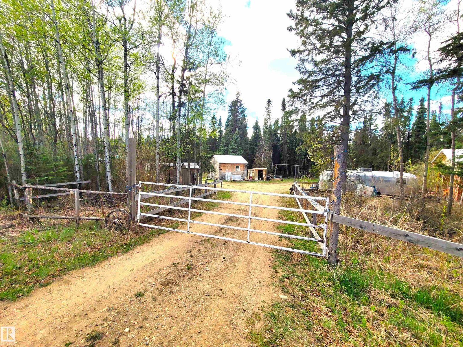 Property Photo: 624072 Rge Road 241 AB T0G 1Z0