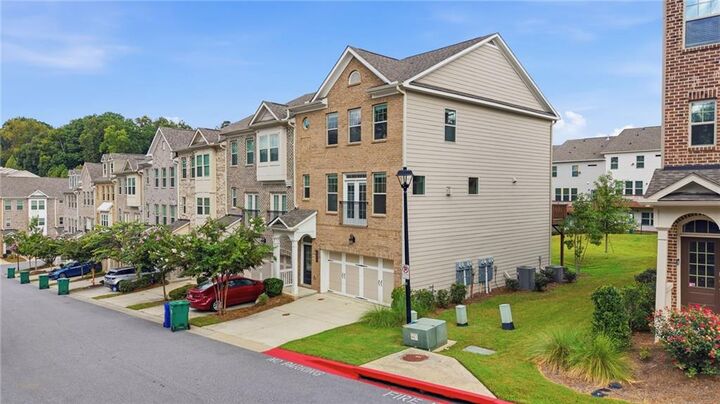 Property Photo: 1328 Rosen Road GA 30319
